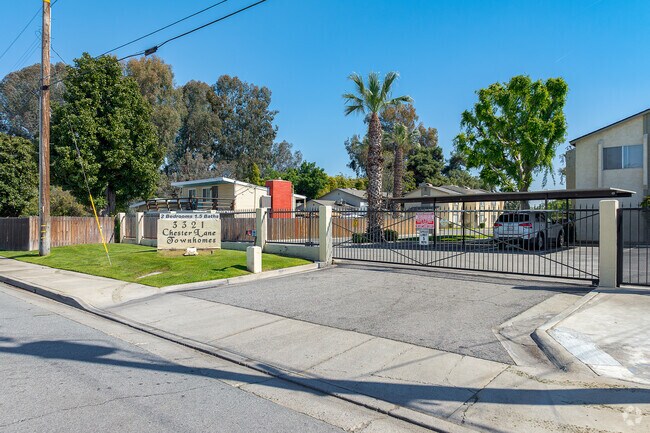 Foto del edificio - 3321 Chester Ln