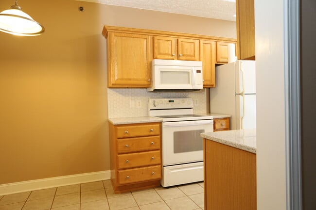 Kitchen - 3738 Riverbed Lane Southeast