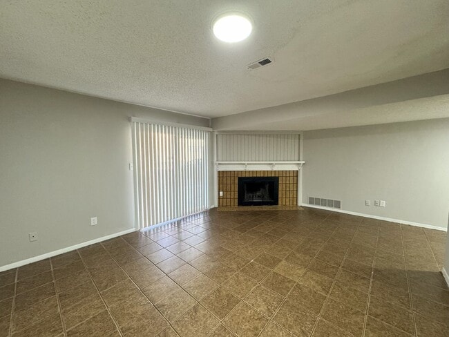Photo - 1326 Holland Park Blvd Apartment