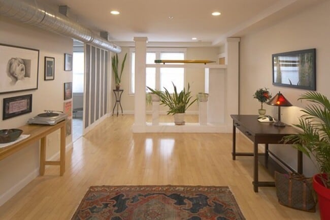 Somerville 2 BD 2 BATh Gem Available 9/1 - Somerville 2 BD 2 BATh Gem Available 9/1 Townhome