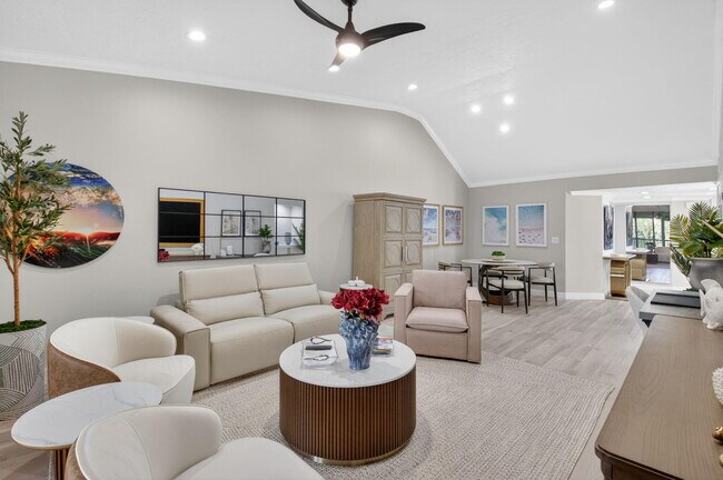Foto del edificio - 7455 Glendevon Ln