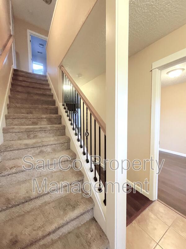 Building Photo - 15618 SE Caruthers Ct