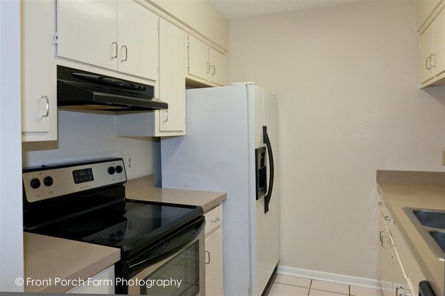 Building Photo - 3756 Donovan Dr