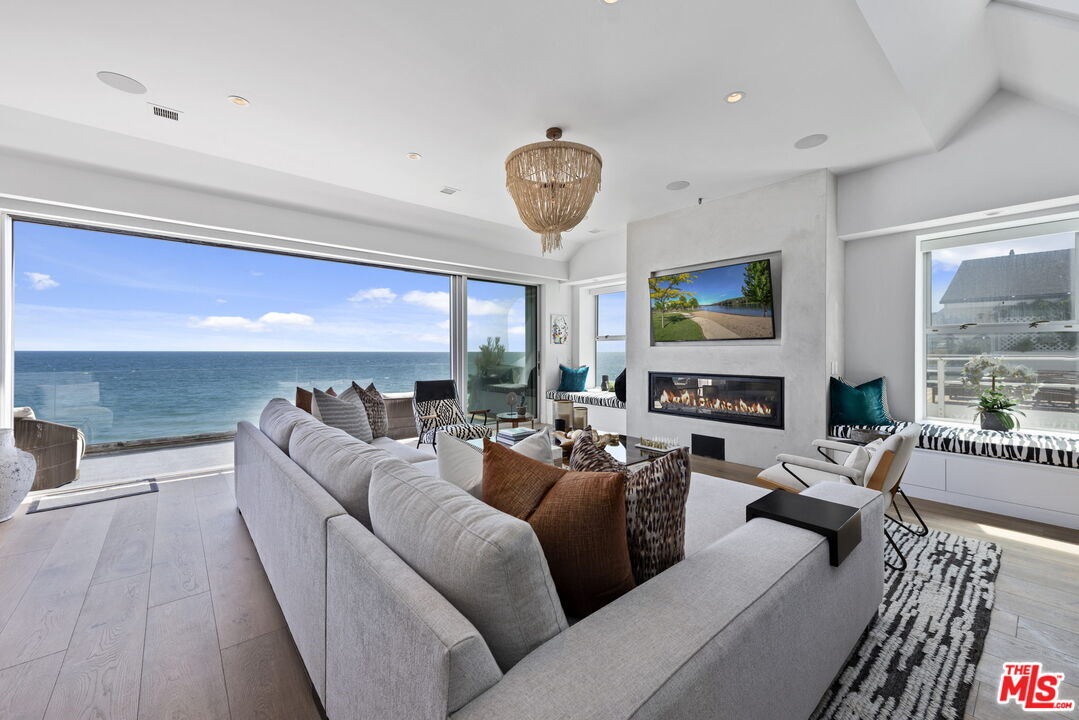 Foto principal - 25366 Malibu Rd