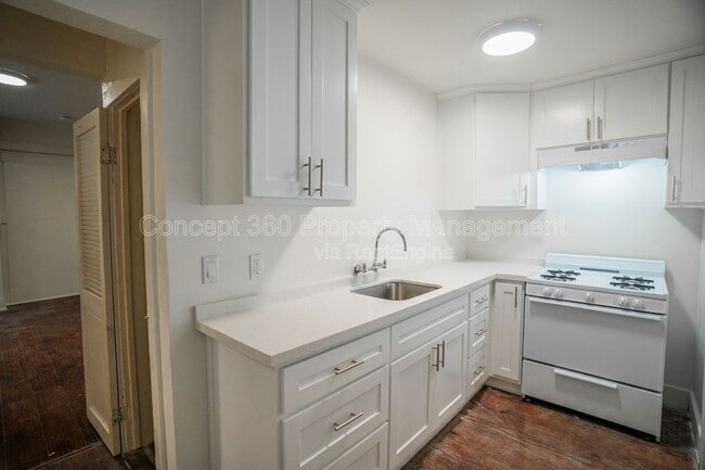 Foto del edificio - 803 Magnolia Ave