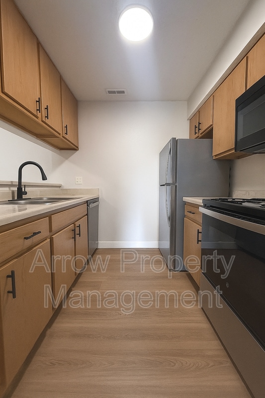 Building Photo - 2330 N 44th St