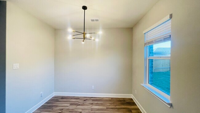 Foto del edificio - 2104 Hardwick Dr