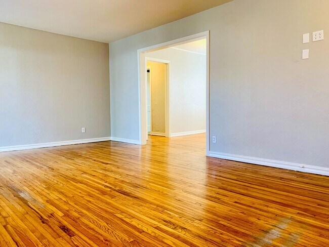 Foto del edificio - Beautiful 3BD/2BA Home Near OU – Prime Nor...
