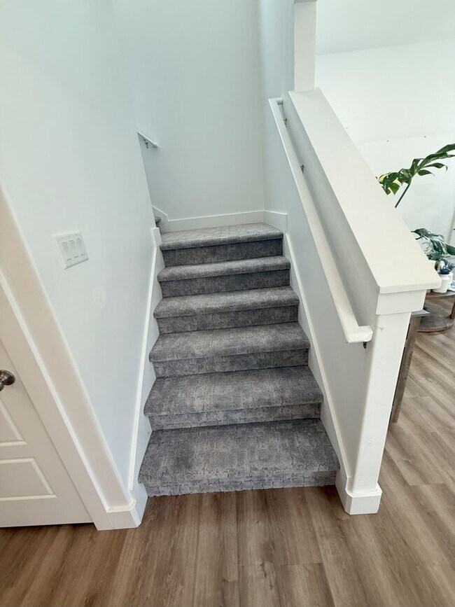 Foto del edificio - Modern 3-Bedroom End-Unit Townhome in Smit...