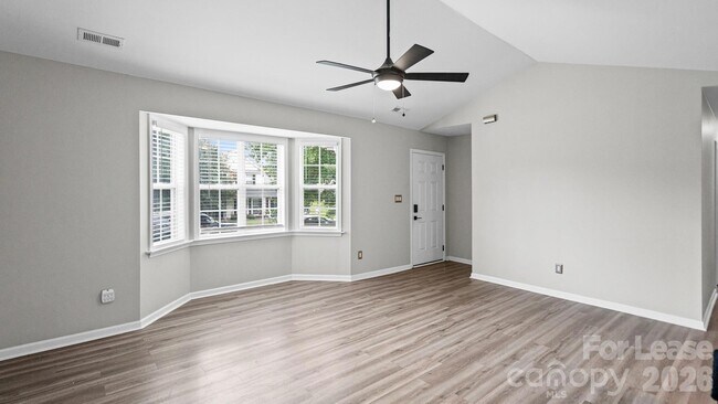 Foto del edificio - 3320 Whitebridge Ln
