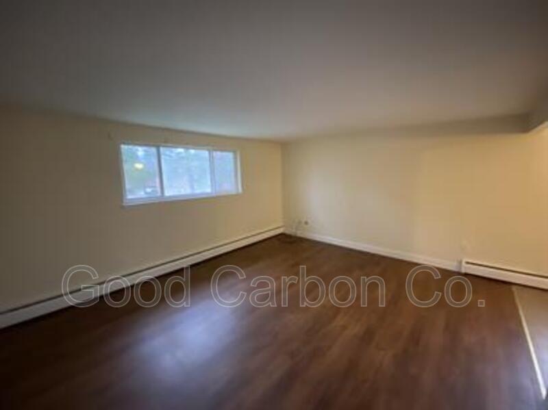 Foto del edificio - 5450 Creekside Court