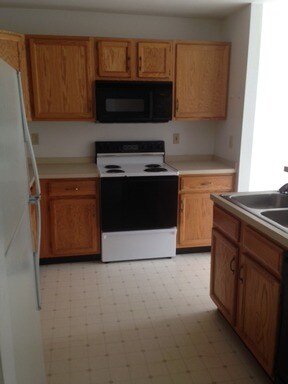 Primary Photo - 275 Hemlock Ct