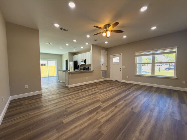 Building Photo - 6635 Water St