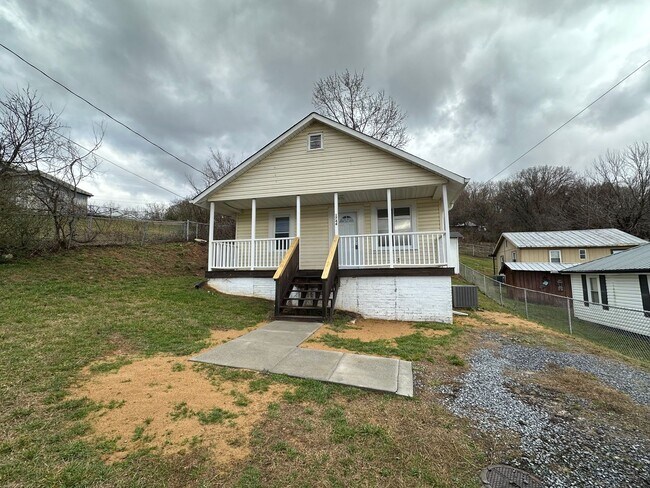 Foto del edificio - 2 Bedroom/1 Bath Home   Kingsport, TN