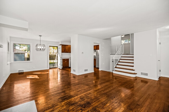 Foto del edificio - 1808 Laurel Ave