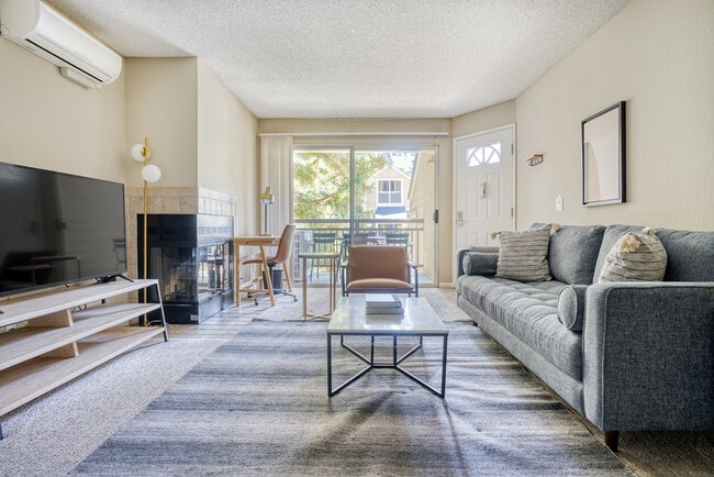 Building Photo - 141 Saratoga Ave