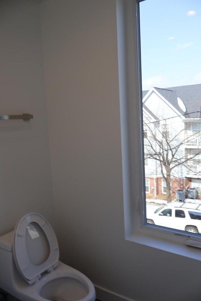 Building Photo - 4939 Call Pl SE