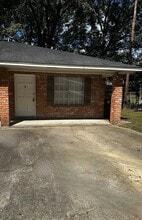 Building Photo - 42185 Deborah Dr