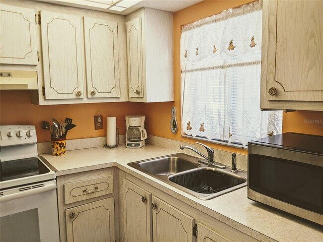 Foto del edificio - 3709 Lake Bayshore Dr