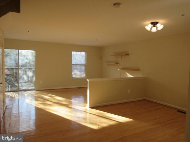 Building Photo - 3002 Henson Bridge Terrace