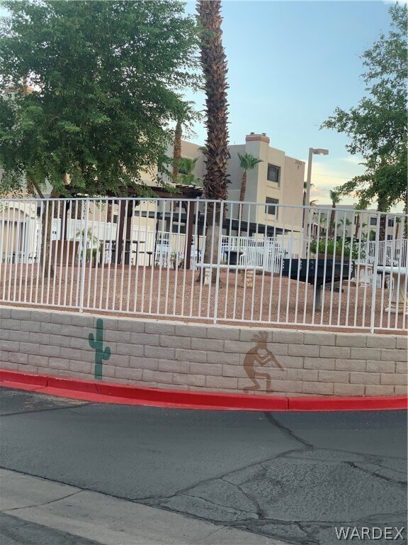 Foto del edificio - 2044 Mesquite Ln