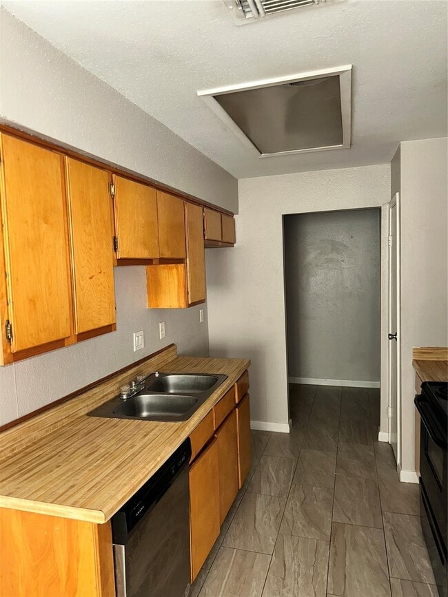 Building Photo - 7514 Lemma Dr