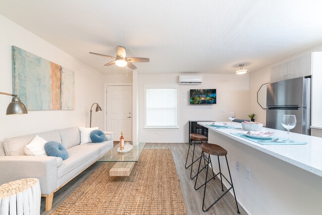 Photo - The Hammocks on 34th Apartments