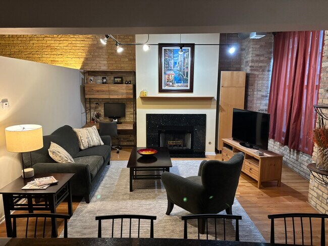 Foto del edificio - 375 W Erie St