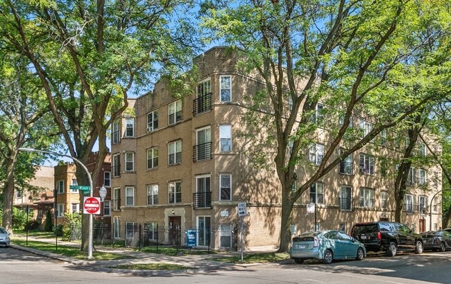 Fotografía del edificio desde el exterior. - 2554 W Rosemont Ave