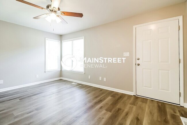 Foto del edificio - 3 Bedroom Pet-Friendly Home in GARNER, NC with Main Street Renewal