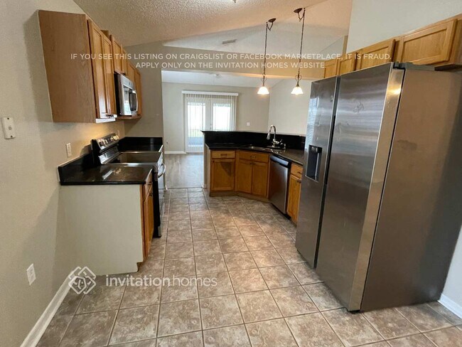 Foto del edificio - 120 Crown Colony Way