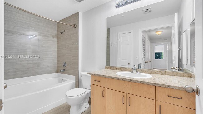 Foto del edificio - 533 NE 3rd Ave