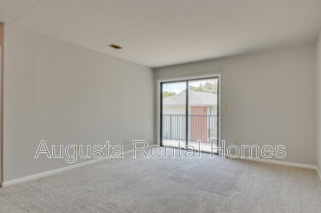 Building Photo - 2822 Thomas Ln