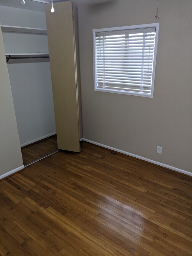 Building Photo - 1409 Metropolitan Dr