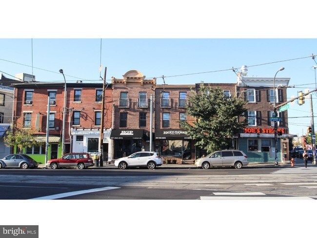 Building Photo - 5-7 W Girard Ave