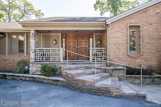 Foto del edificio - 135 W Hickory Grove Rd