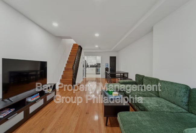 Building Photo - 2328 S Warnock St