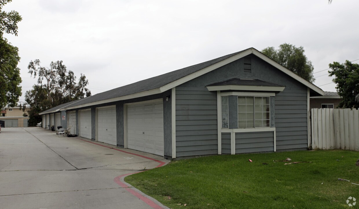 Building Photo - 132-138 12th Ave