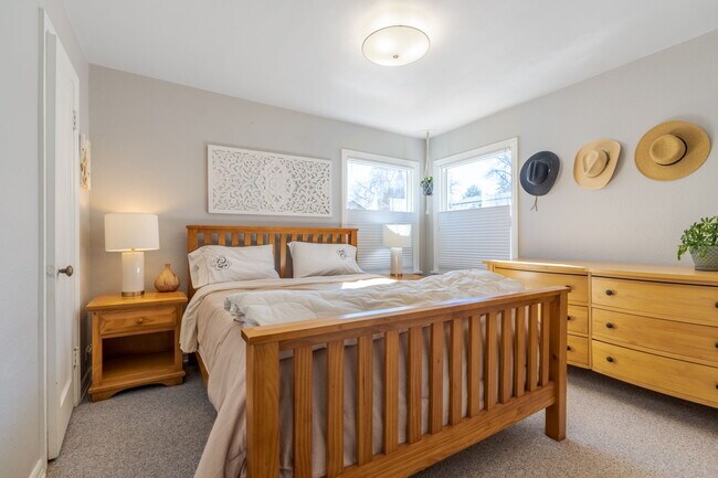 Foto del edificio - 2731 S Sherman St