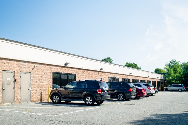 Foto del edificio - 390 Crystal Run Rd