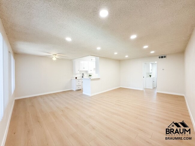 Building Photo - 6041 Whitsett Ave