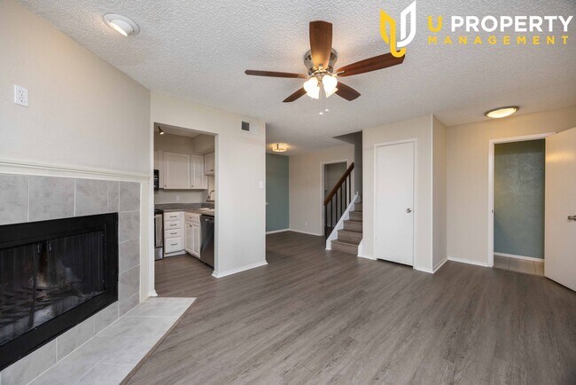 Foto del edificio - Updated Condo with New Vinyl Flooring & Ne...