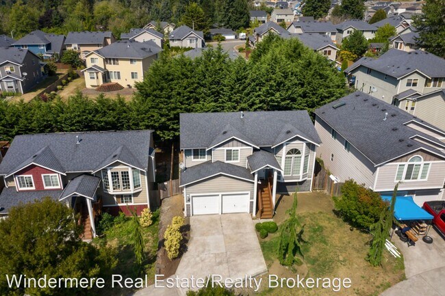 Building Photo - 4 br, 2.5 bath House - 7803 32nd St NE