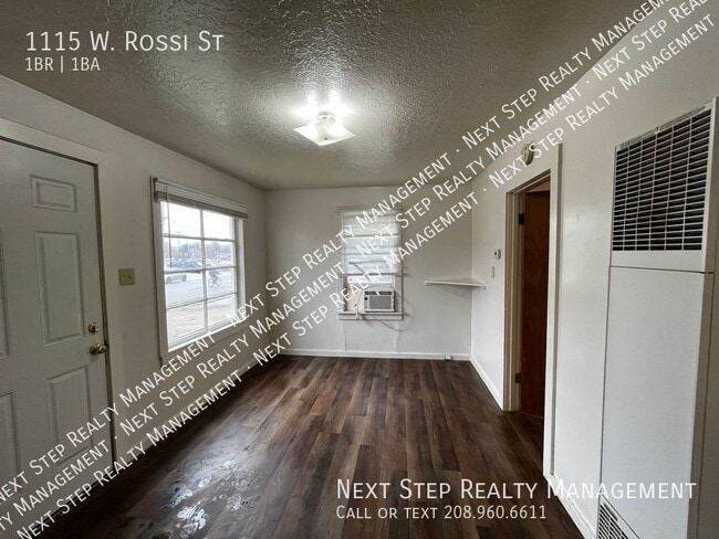 Building Photo - 1115 Rossi St
