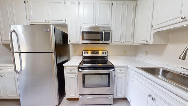 Building Photo - 236 Kellie Ln