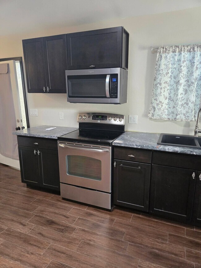 Foto del edificio - 7365 E Ivyglen St