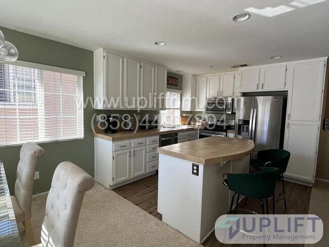 Foto del edificio - Charming 2-Bedroom Condo in Otay Ranch – P...