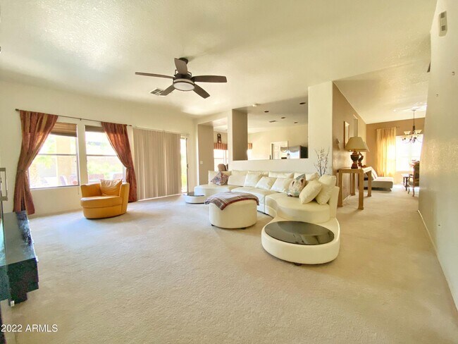 Building Photo - 8833 S 13th Pl