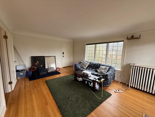 Foto del edificio - 1 Bed 1 Bath Top Floor Wallingford Condo!