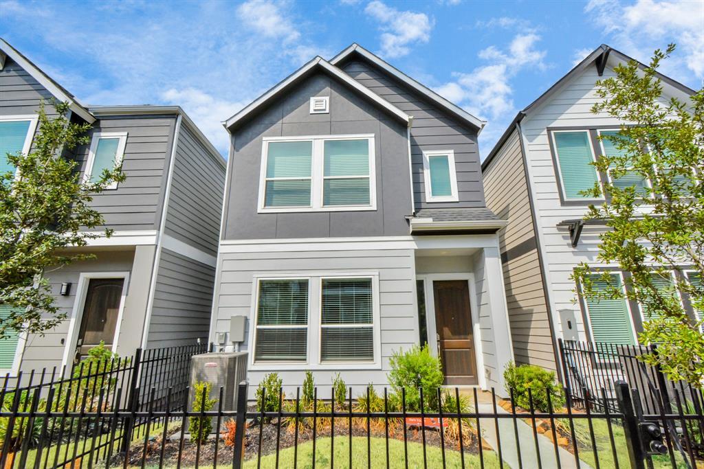 Foto principal - 755 Strawberry Pines Ct